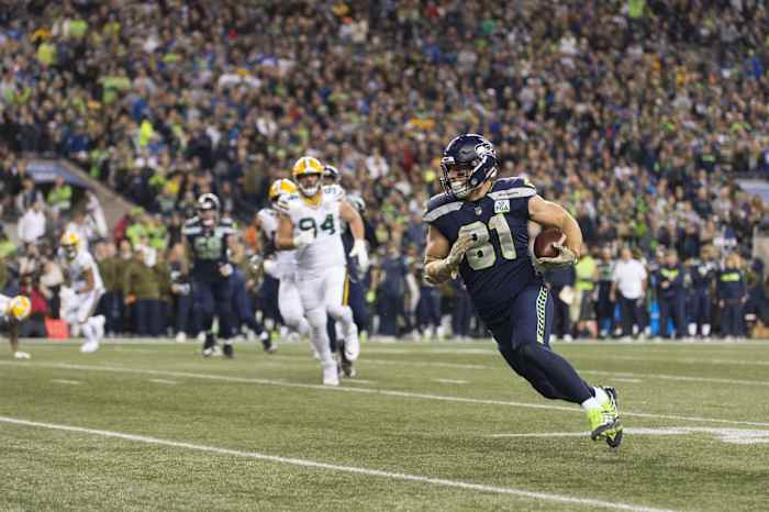 Seattle Seahawks tight end Nick Vannett (81) runs the ball after making a catch against the Green Bay Packers. Mandatory Credit: Steven Bisig-USA TODAY Sports